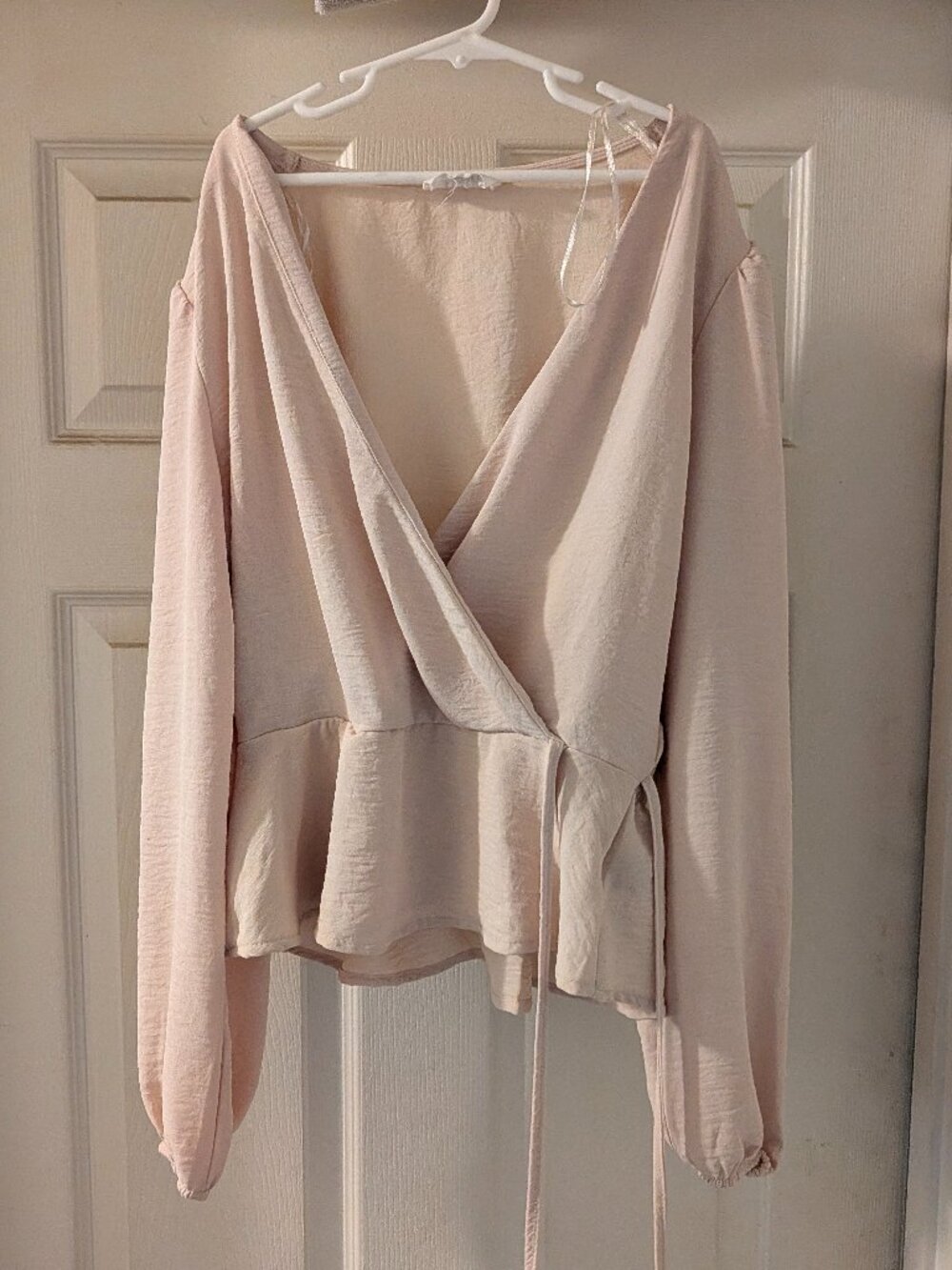 Olive & Oak Blush Pink Peplum Long Sleeve Wrap Top - Women's M